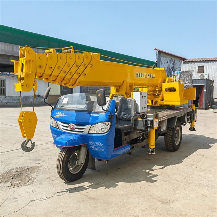 Diesel Three-wheeled Crane